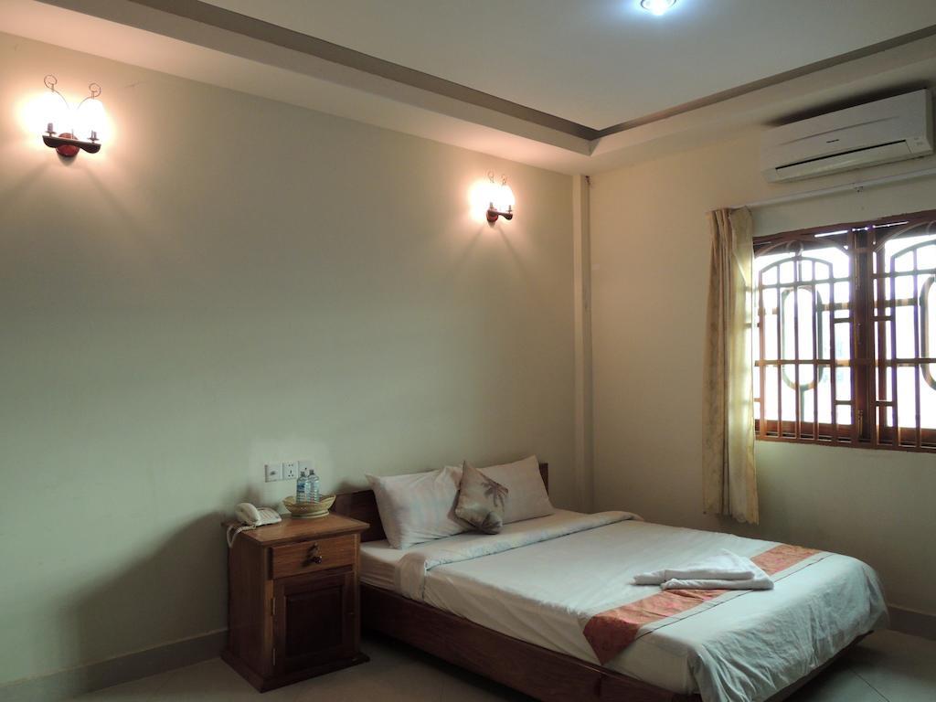 Lux Star Town Hotel Phnom Penh Exterior foto